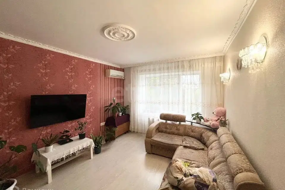 Продаётся 3-комнатная квартира, 60.5 м²