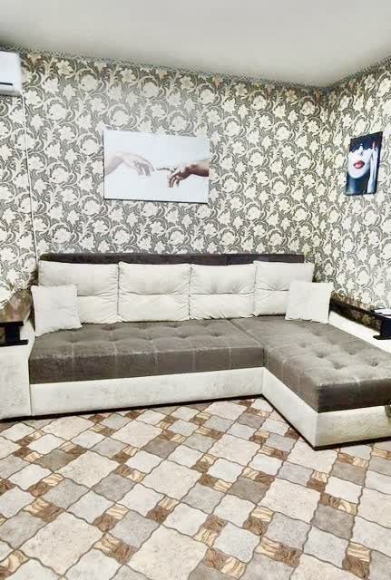 Продаётся 1-комнатная квартира, 42 м²