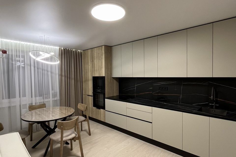 Продаётся 2-комнатная квартира, 70.6 м²