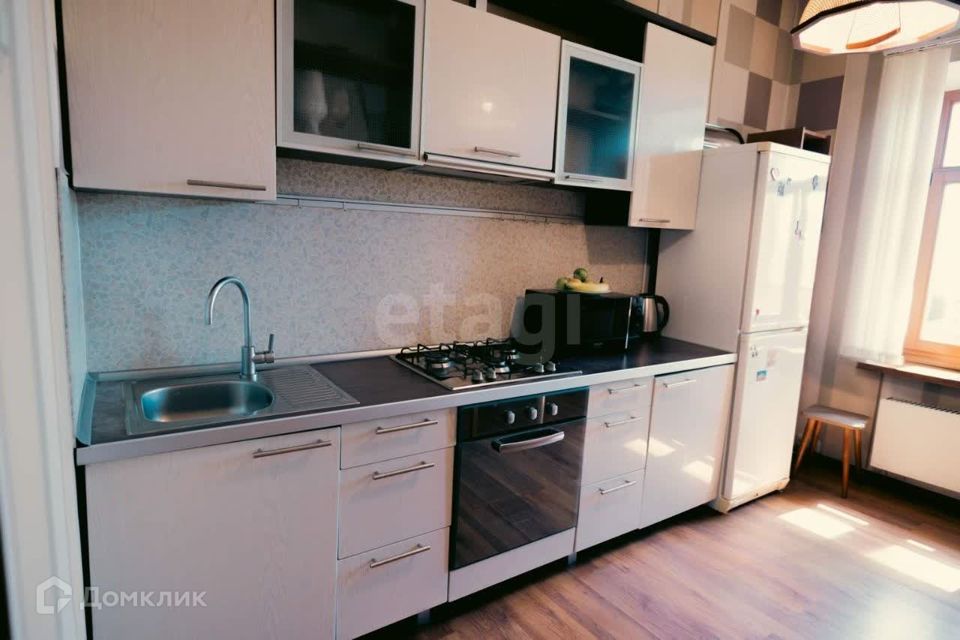 Продаётся 1-комнатная квартира, 42.7 м²