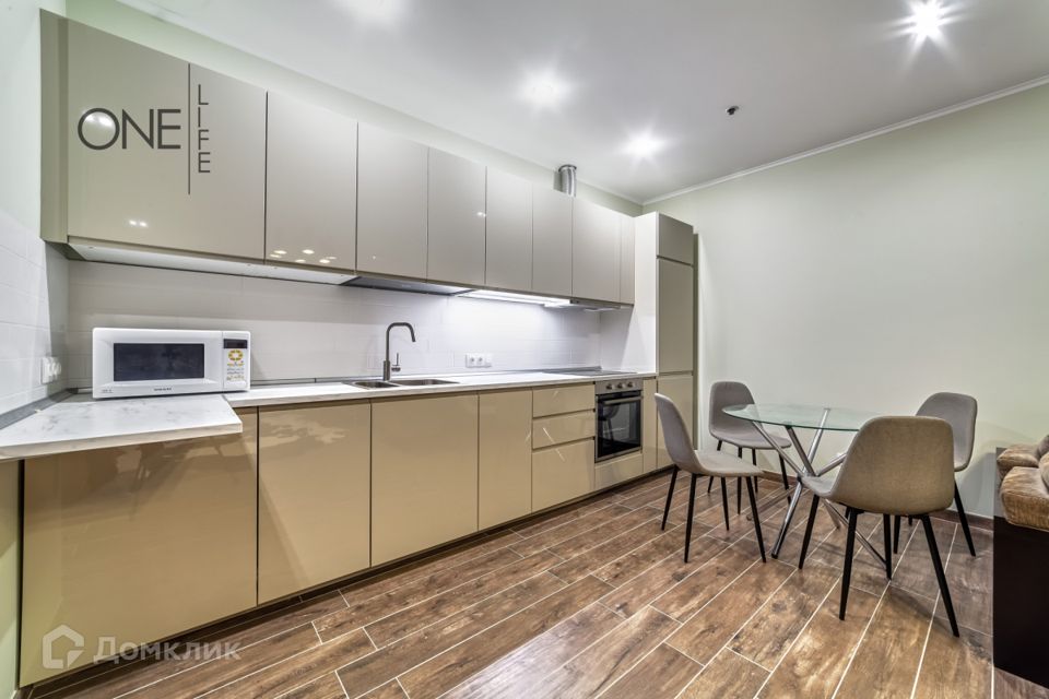 Сдаётся 2-комнатная квартира, 60.6 м²