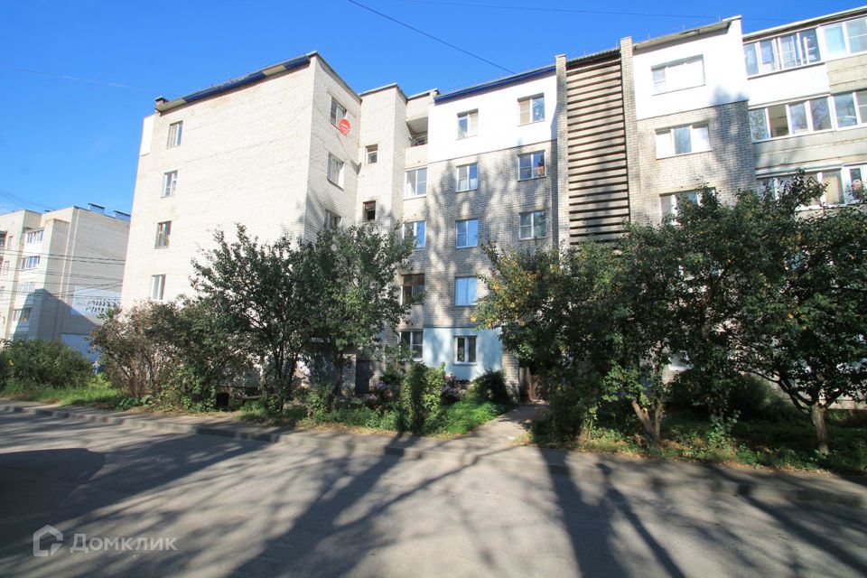 Продаётся 4-комнатная квартира, 98 м²