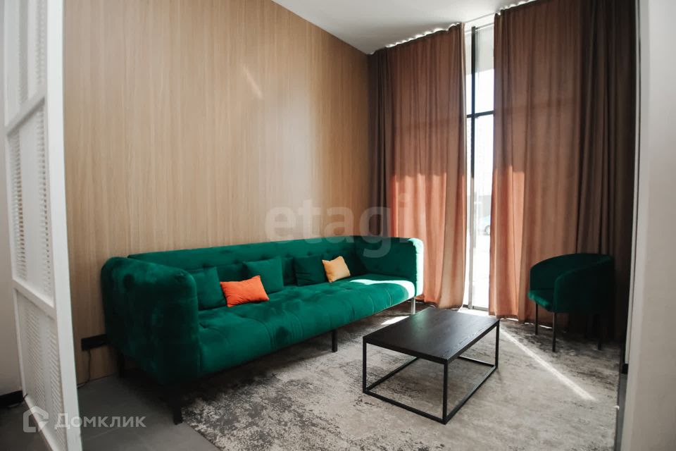 Продаётся 3-комнатная квартира, 130 м²