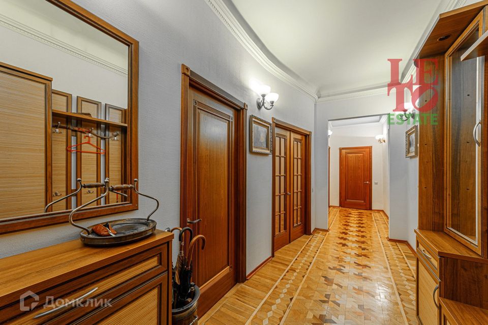 Продаётся 4-комнатная квартира, 105.7 м²