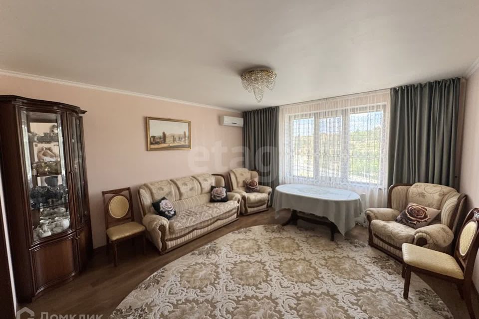 Продаётся 3-комнатная квартира, 100 м²