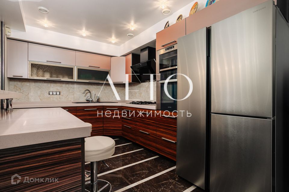 Продаётся 3-комнатная квартира, 92 м²