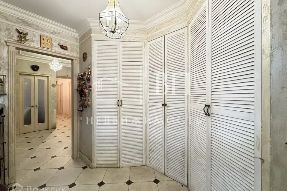 Продаётся 3-комнатная квартира, 114 м²