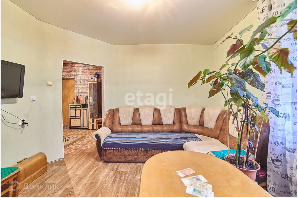 Продаётся 1-комнатная квартира, 69.1 м²