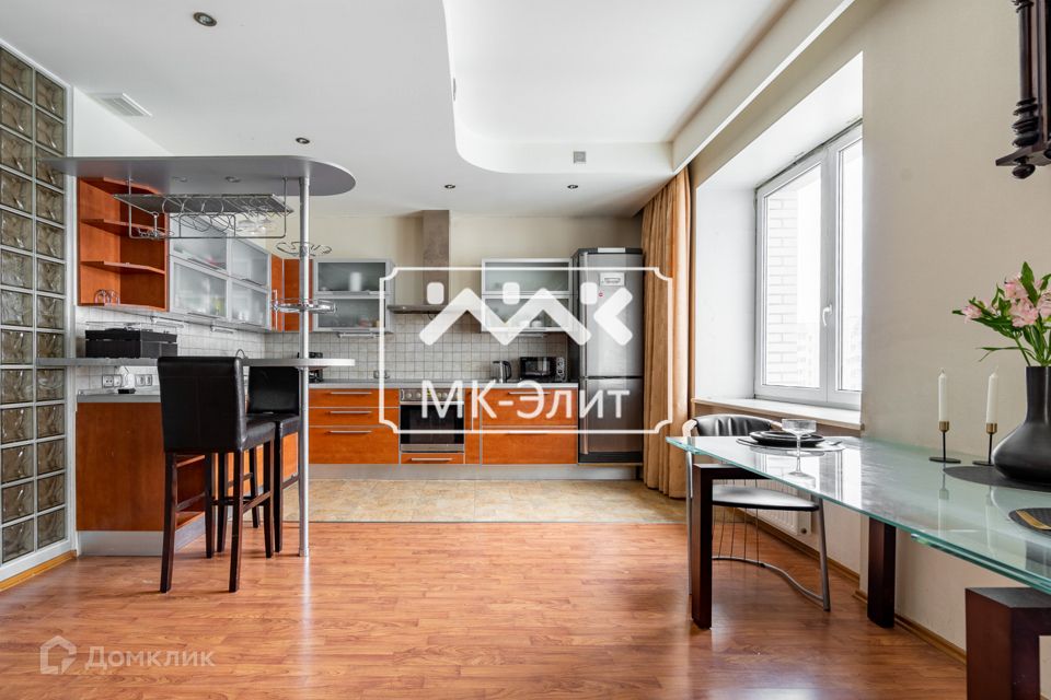 Продаётся 3-комнатная квартира, 100 м²