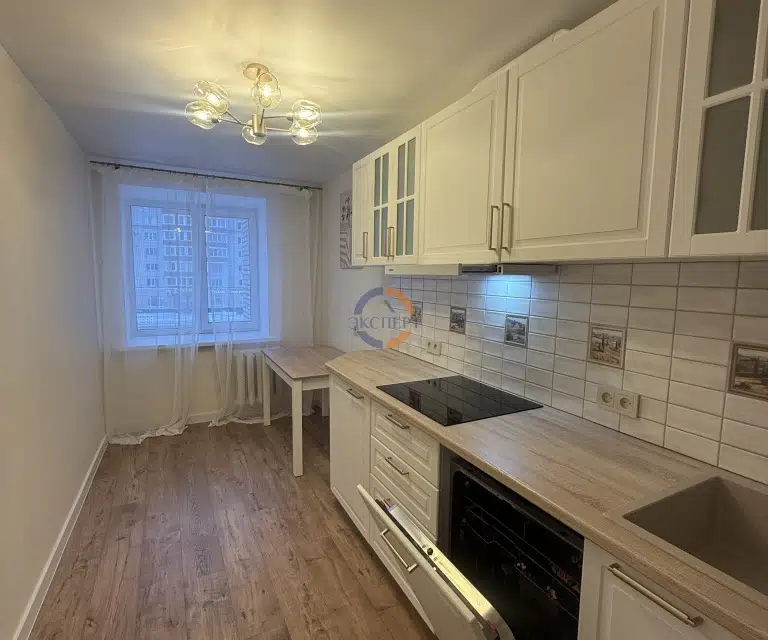 Продаётся 4-комнатная квартира, 70.6 м²