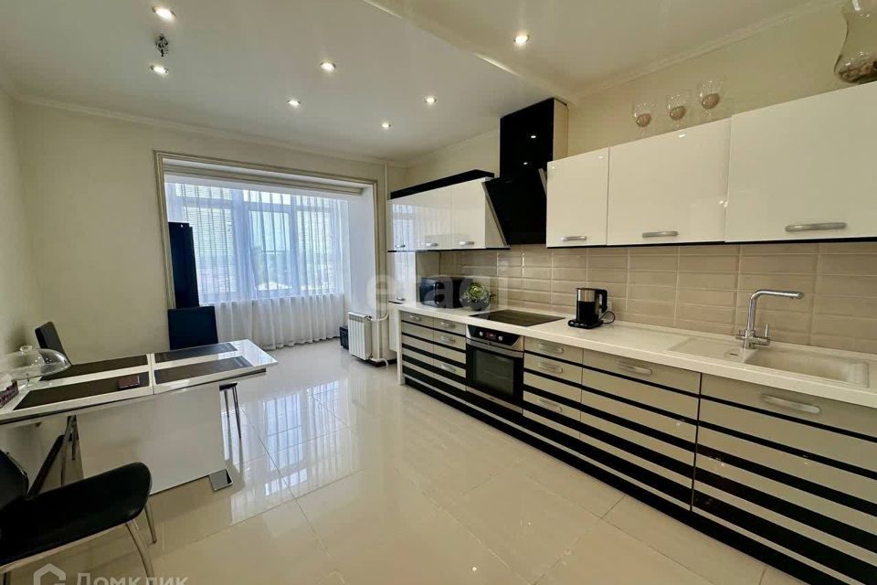 Продаётся 4-комнатная квартира, 128.1 м²