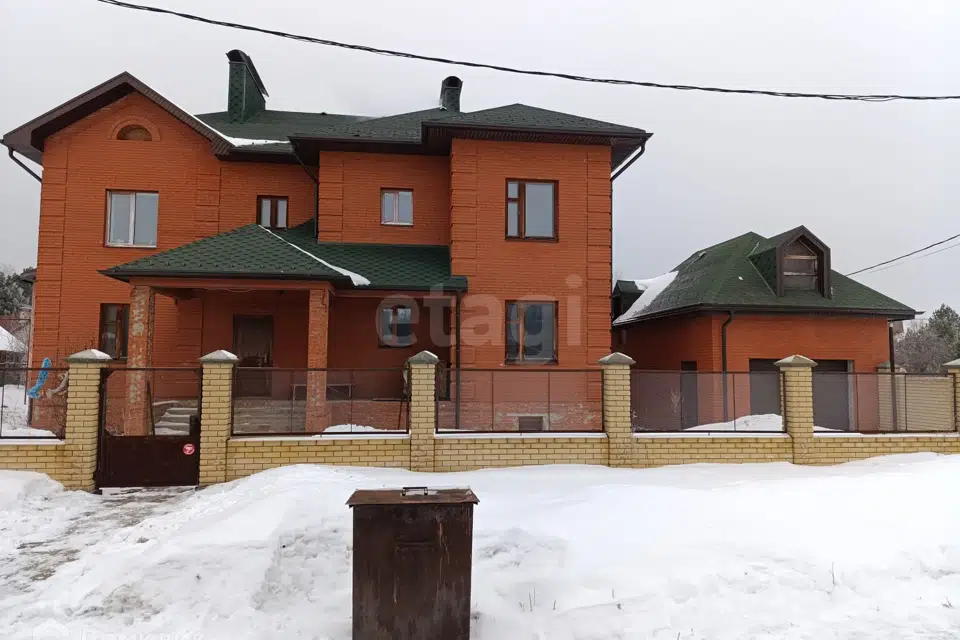 Продаётся 3-этажный дом, 360 м²