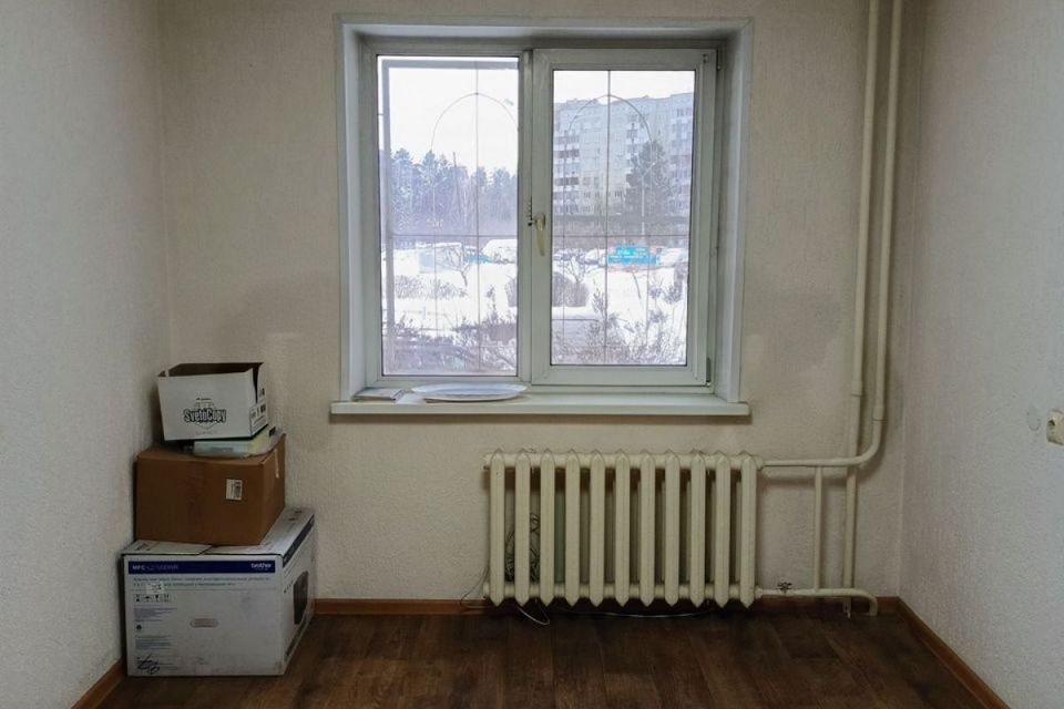 Продаётся 4-комнатная квартира, 98 м²