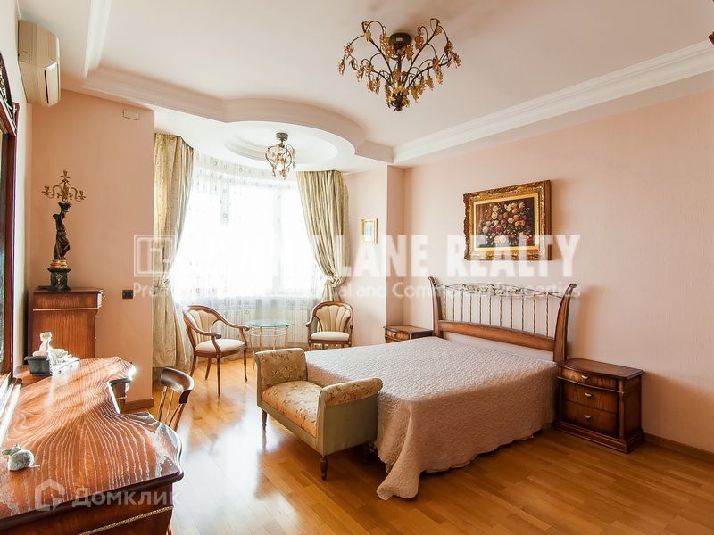 Сдаётся 4-комнатная квартира, 175 м²