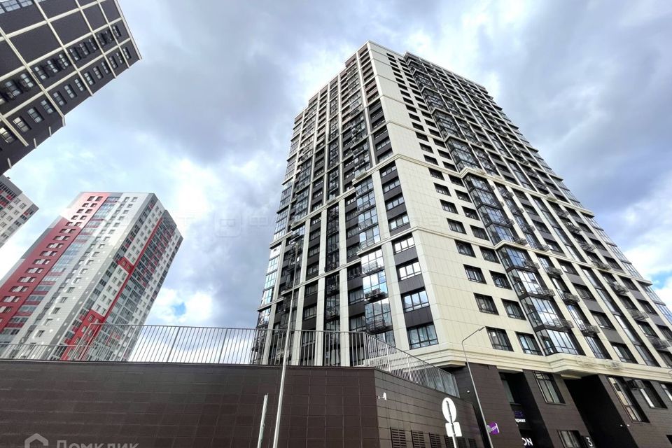Продаётся 3-комнатная квартира, 101.6 м²