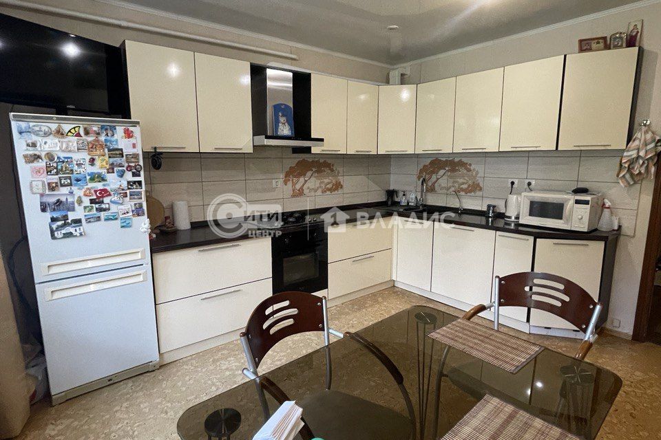 Продаётся 4-комнатная квартира, 110.2 м²