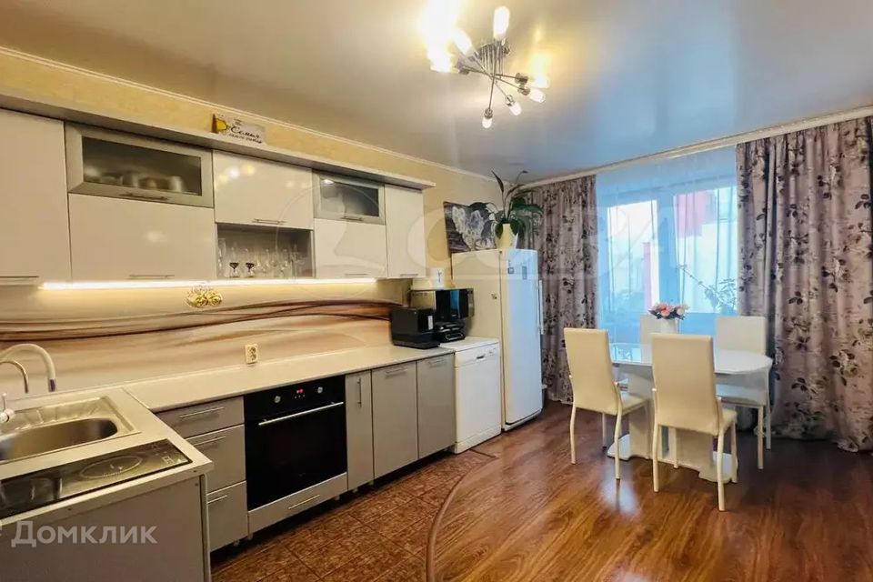 Продаётся 3-комнатная квартира, 90 м²
