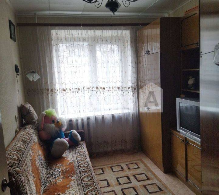 Продаётся 4-комнатная квартира, 61.1 м²