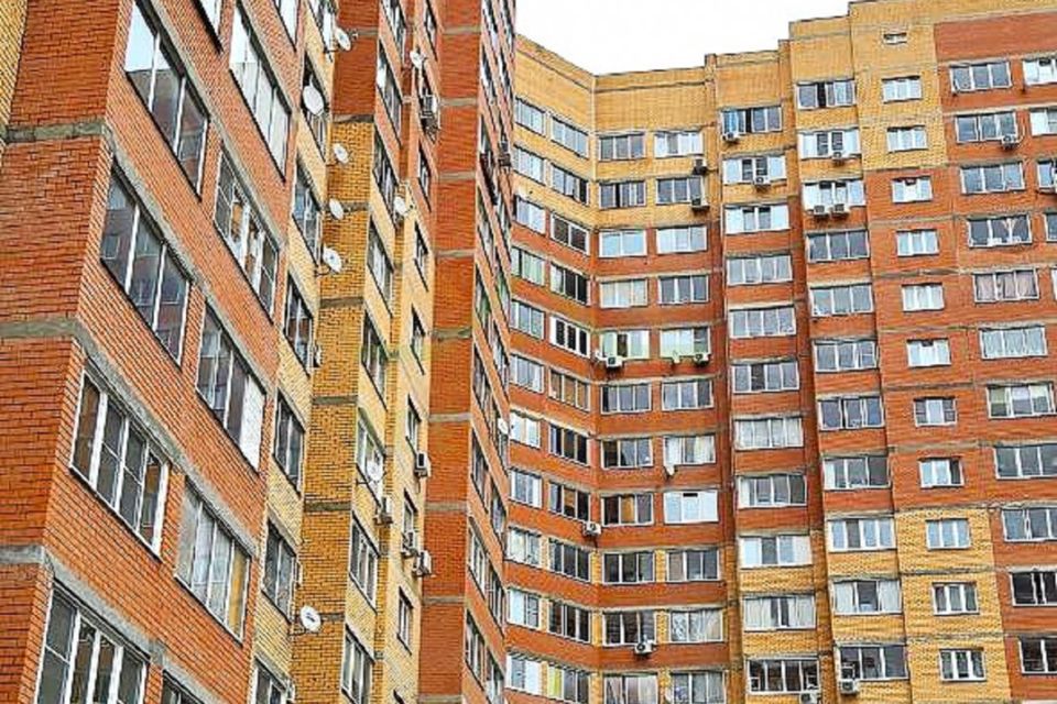 Продаётся 1-комнатная квартира, 65 м²