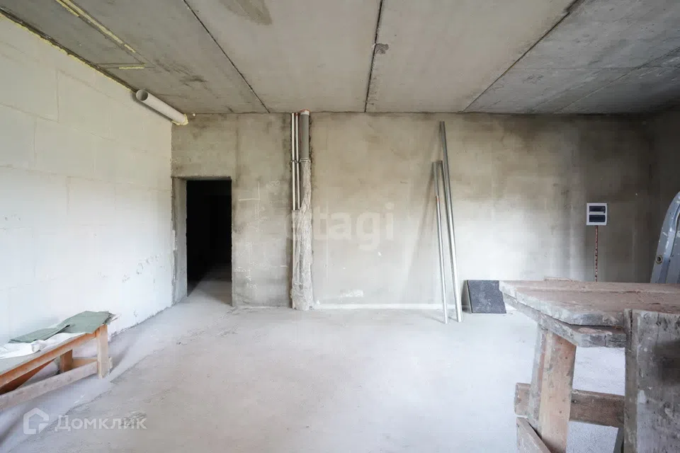 Продаётся 4-комнатная квартира, 152.8 м²