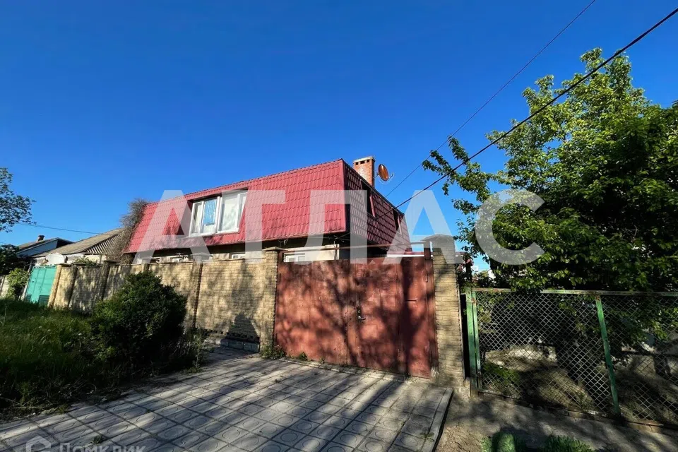 Продаётся 2-этажный дом, 200 м²