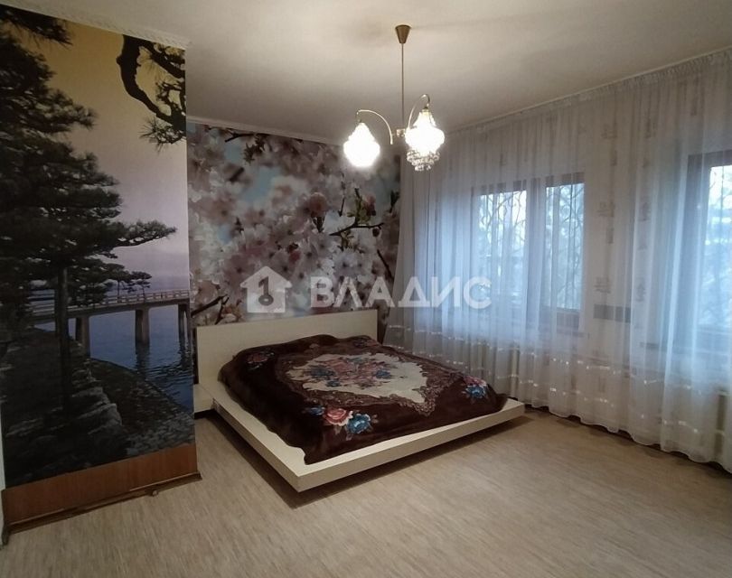 Продаётся 3-этажный дом, 300 м²