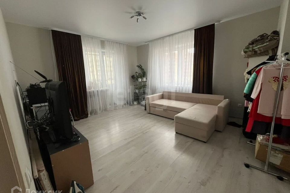 Продаётся 2-комнатная квартира, 61.6 м²