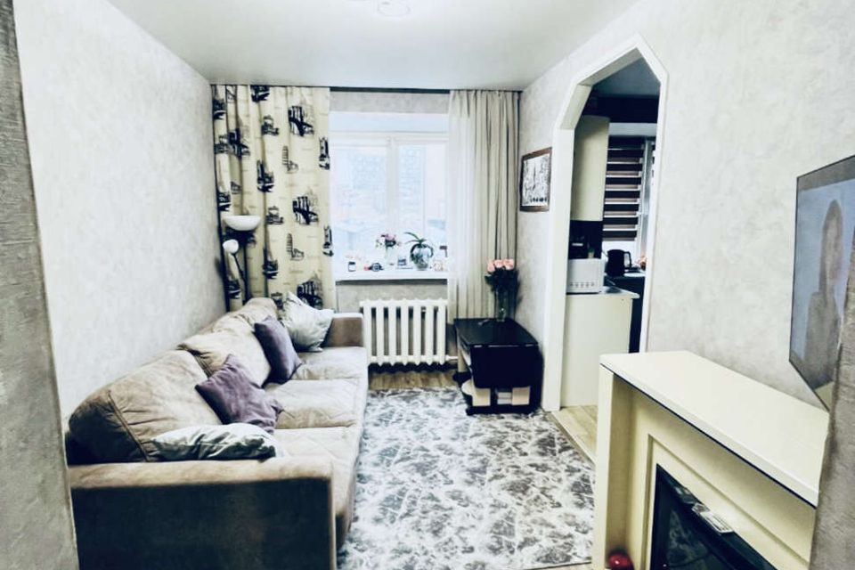 Продаётся 4-комнатная квартира, 62.7 м²