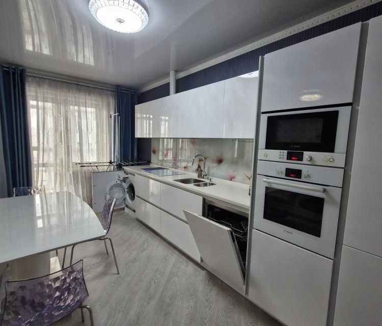 Сдаётся 2-комнатная квартира, 70.8 м²