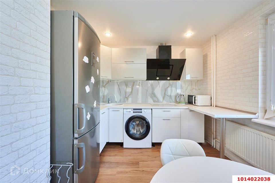 Продаётся 2-комнатная квартира, 65 м²