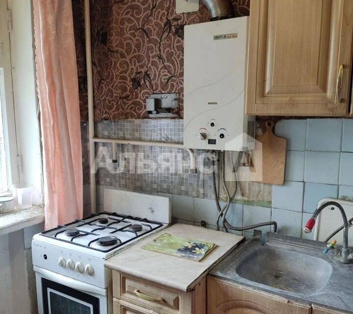 Продаётся 3-комнатная квартира, 57.8 м²