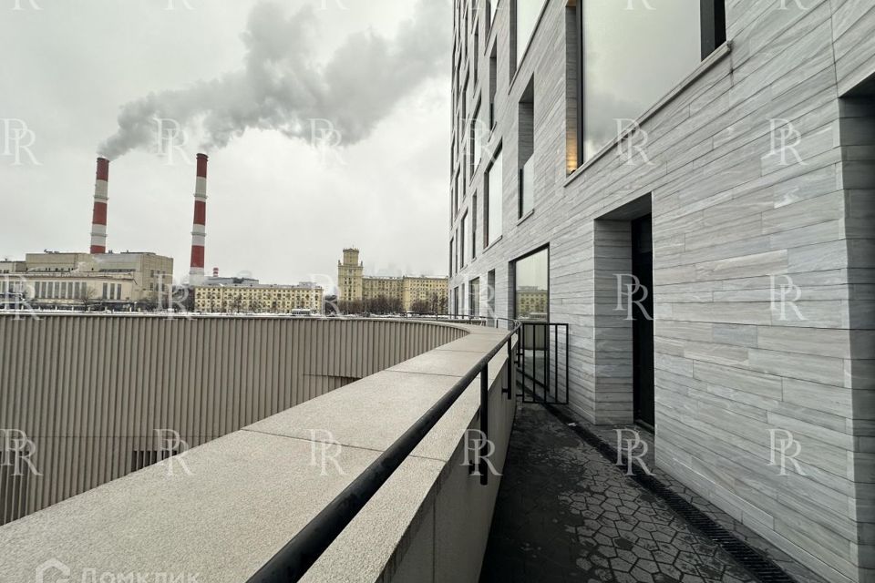Продаётся 3-комнатная квартира, 130.5 м²