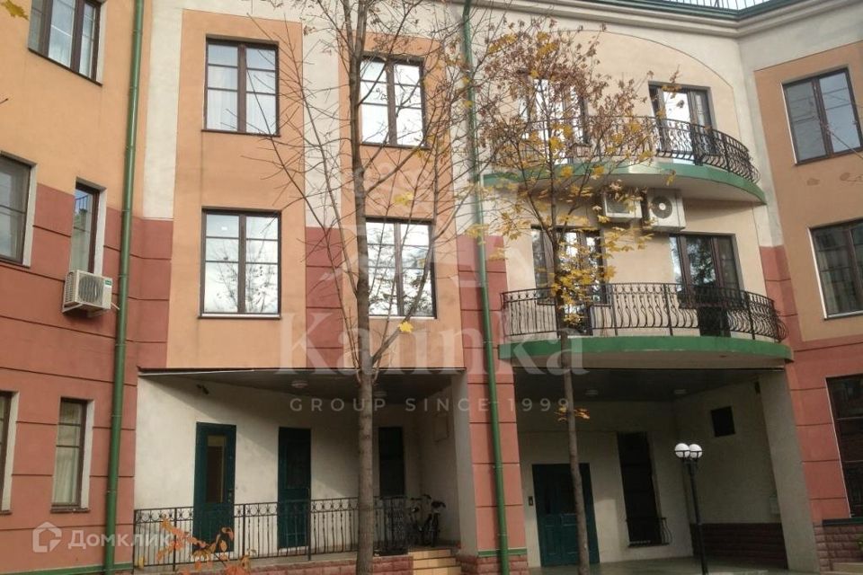 Продаётся 6-комнатная квартира, 225.3 м²