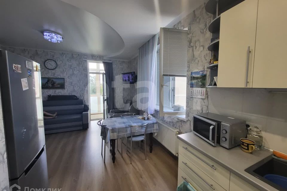 Продаётся 1-комнатная квартира, 49.4 м²