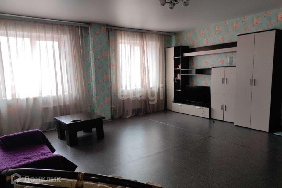 Продаётся 3-комнатная квартира, 120 м²