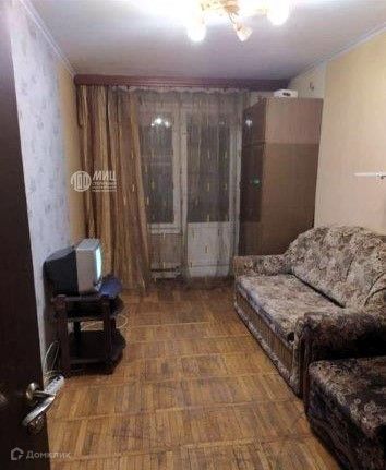 Продаётся 2 комнаты в 3-комн. квартире, 32.6 м²