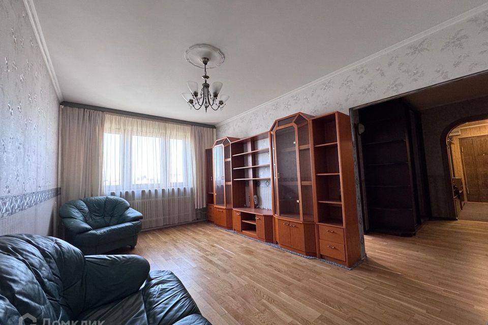 Продаётся 4-комнатная квартира, 100 м²