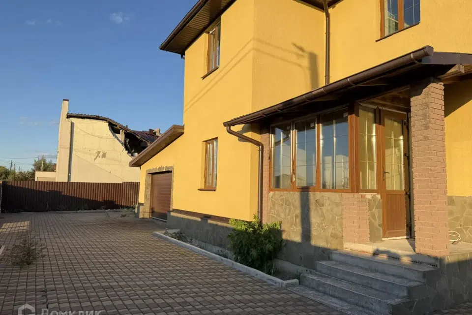 Продаётся 2-этажный дом, 278 м²