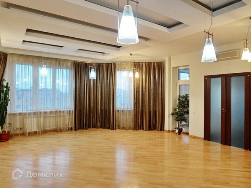 Сдаётся 8-комнатная квартира, 320 м²
