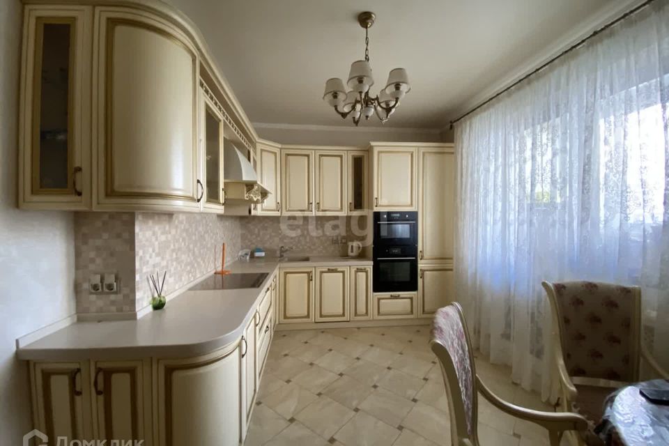 Продаётся 2-комнатная квартира, 77.3 м²
