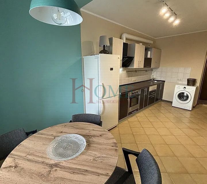 Сдаётся 2-комнатная квартира, 72 м²