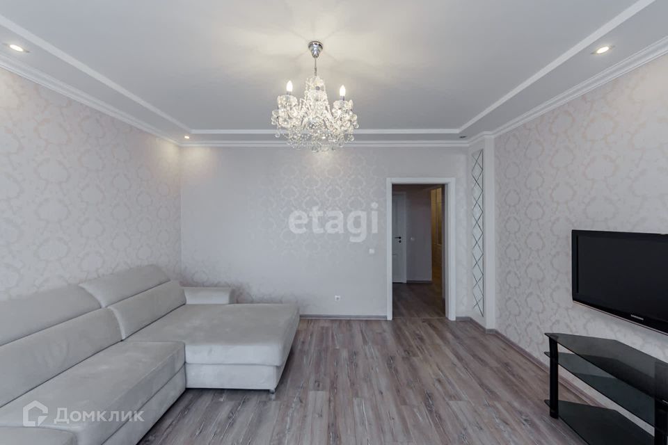 Продаётся 3-комнатная квартира, 102 м²