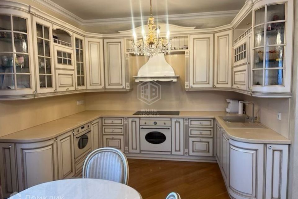 Продаётся 3-комнатная квартира, 104.7 м²
