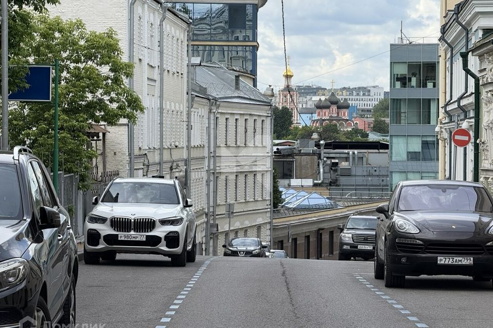 Продаётся 4-комнатная квартира, 170 м²