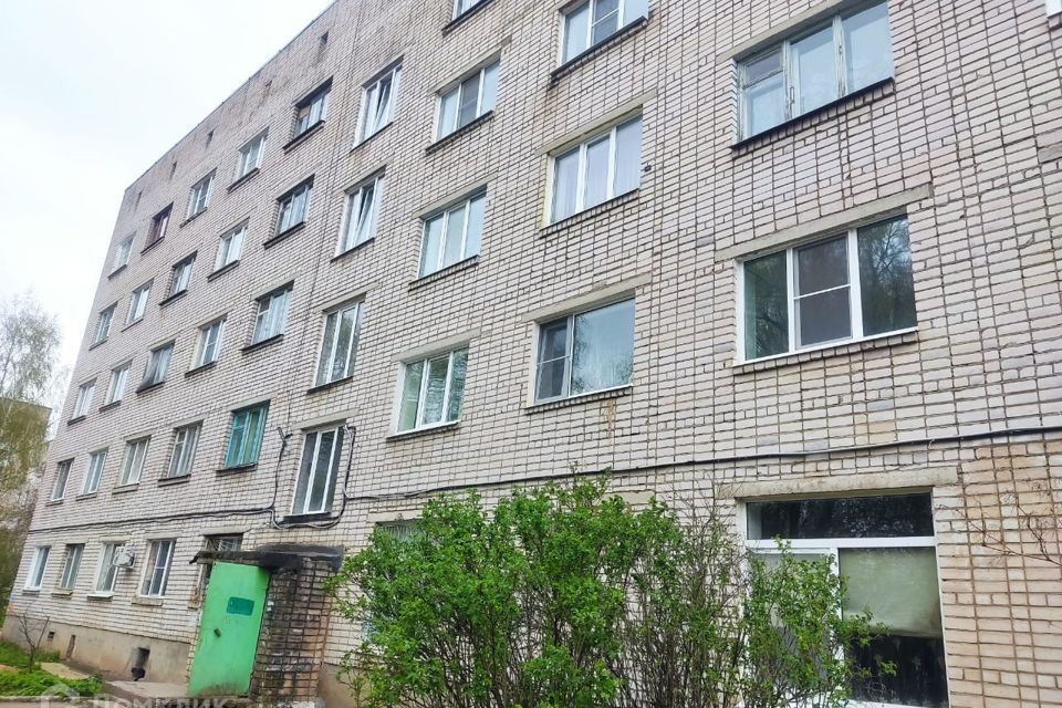 Продаётся комната в 4-комн. квартире, 12.7 м²