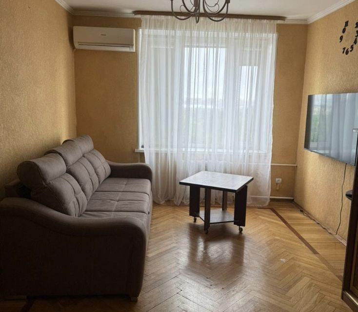 Сдаётся 2-комнатная квартира, 65 м²