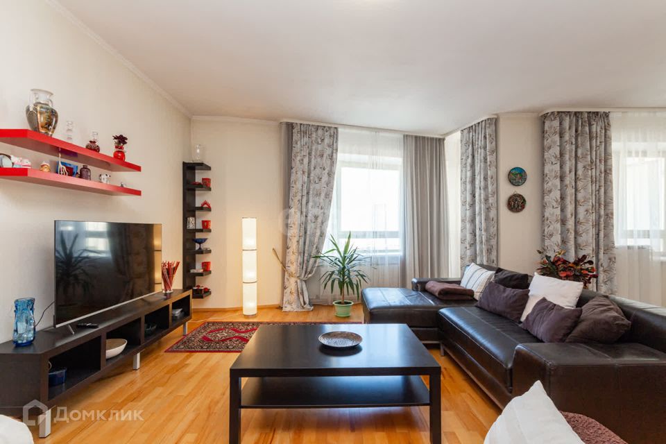 Продаётся 3-комнатная квартира, 154.9 м²