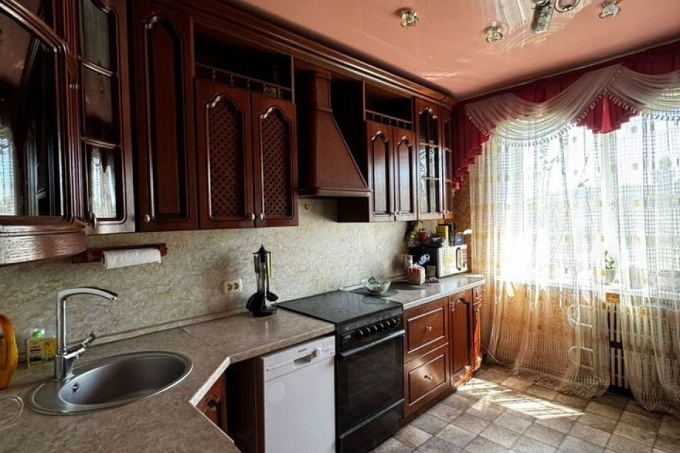 Продаётся 4-комнатная квартира, 85 м²
