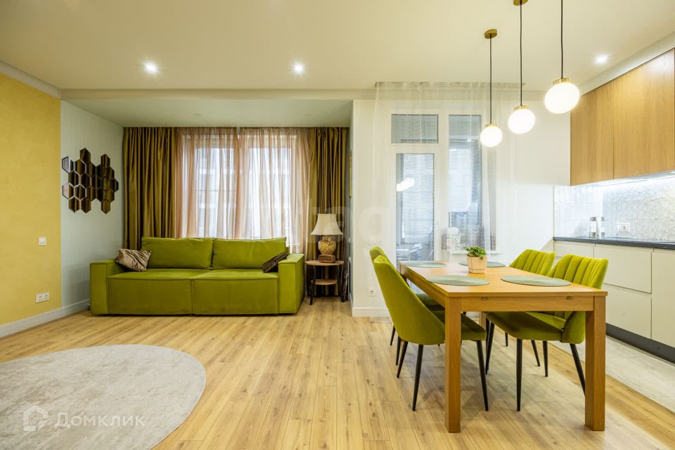 Продаётся 2-комнатная квартира, 63.6 м²