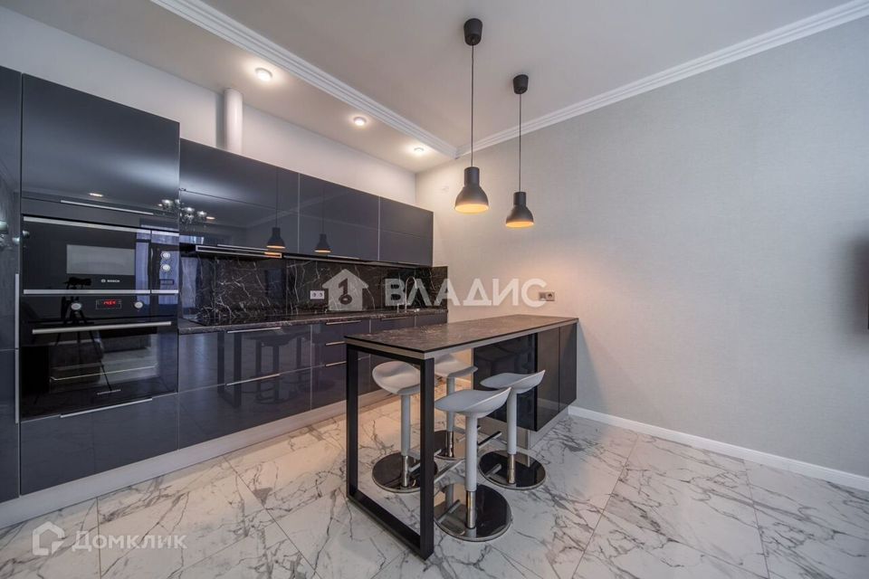 Продаётся 2-комнатная квартира, 95.9 м²